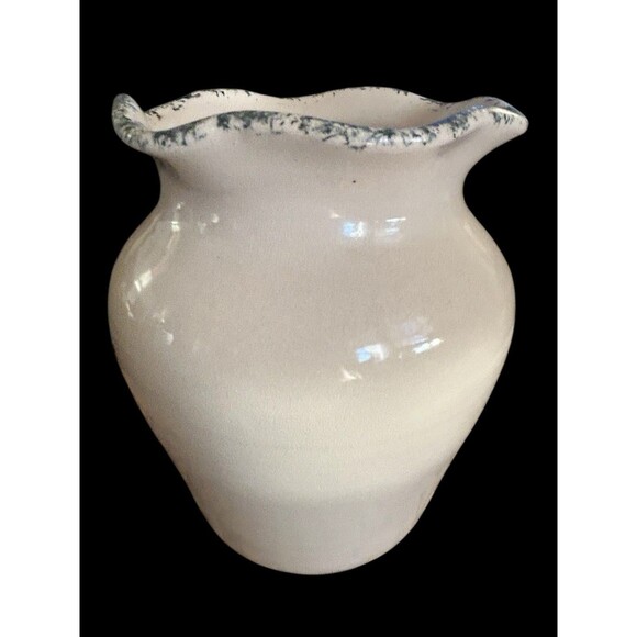 Casey Art Pottery Ruffled Vase  Heart Wreath 8" Hand Painted Made in USA Vtg - Picture 3 of 8